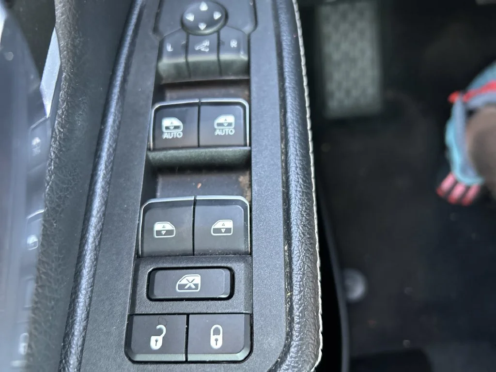 Used 2025 White Ram Laramie image 14