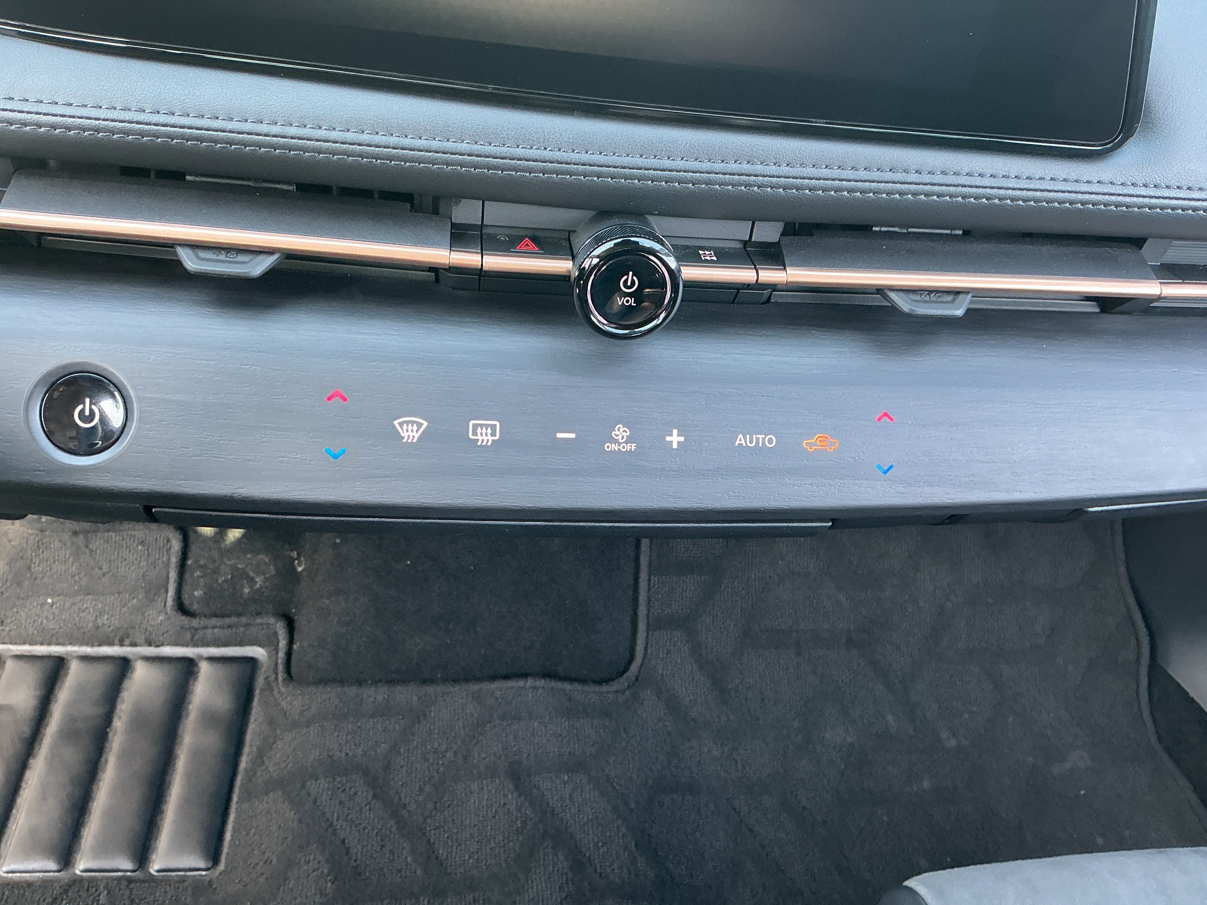 Used 2023 Black Diamond Pearl Nissan ENGAGE image 18