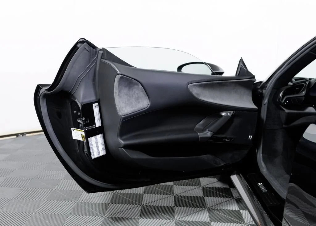 Certified Used 2022 Nero Ferrari Base image 17