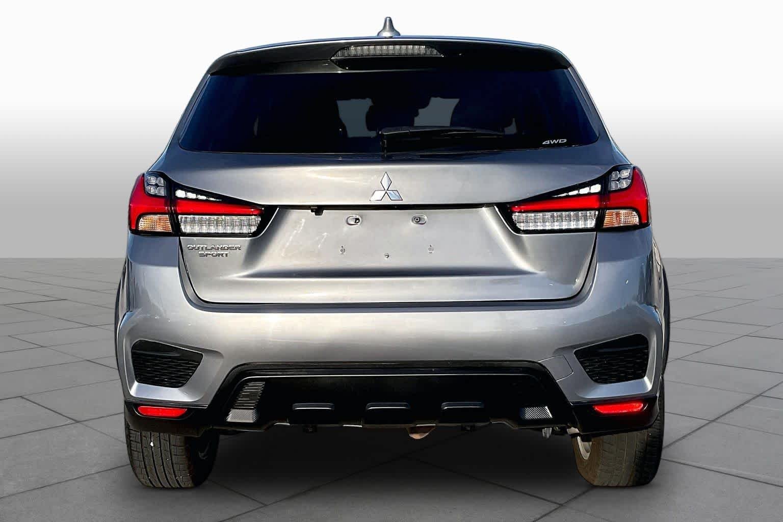 Used 2024 Mercury Gray Metallic Mitsubishi SE image 5