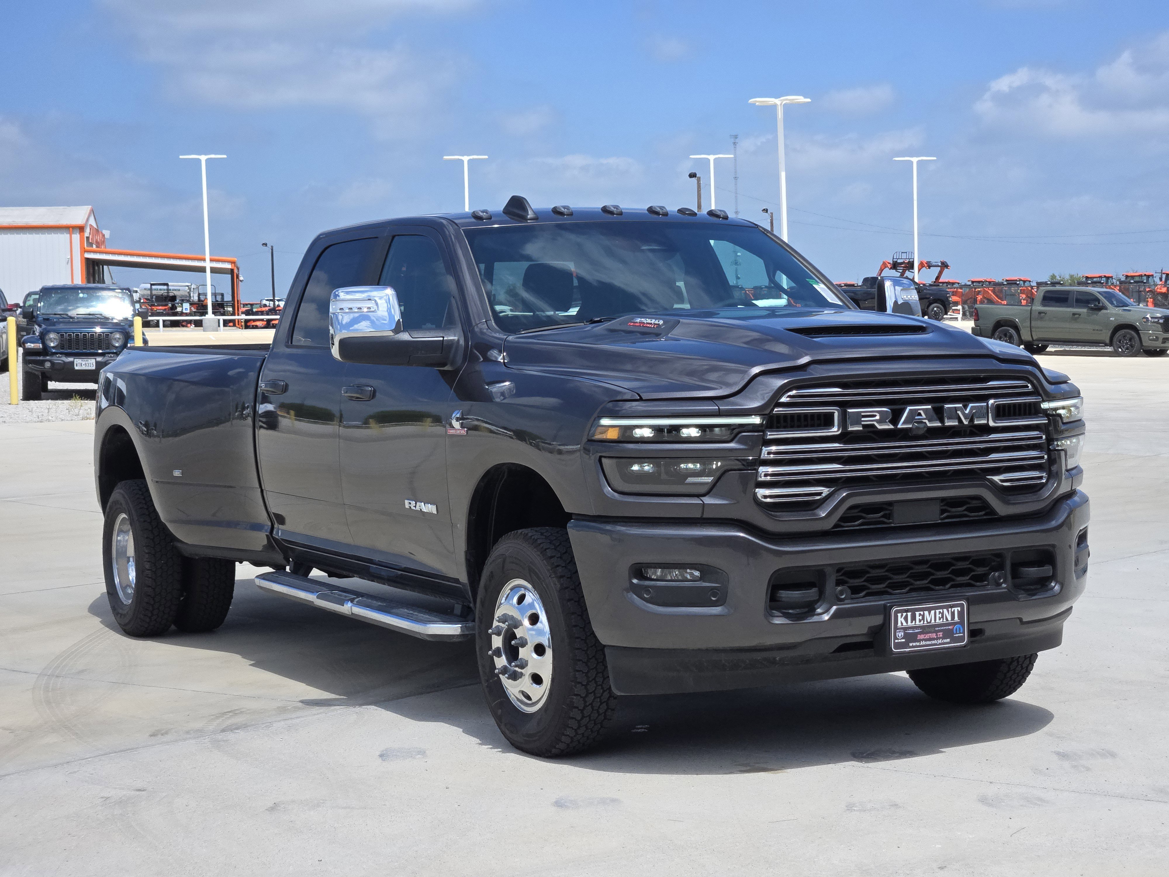 New 2026 Granite Crystal Metallic Clear-Coat Exterior Paint RAM Laramie image 3