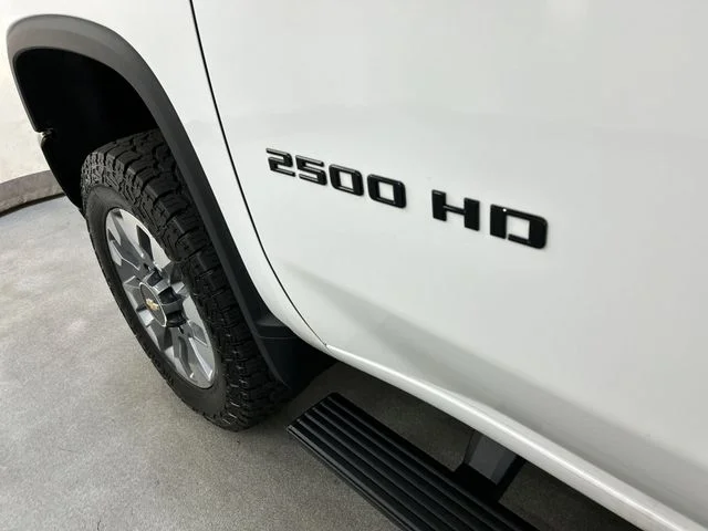 Used 2021 White Chevrolet Custom image 22