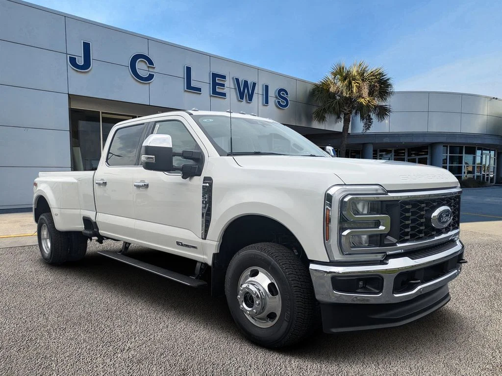 2026 Ford F-350 Lariat 4x4 Crew Cab 8' Box DRW's photo