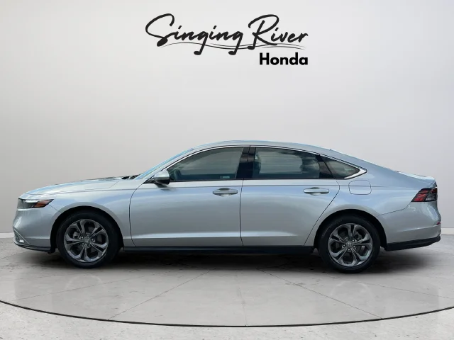 Used 2024 Solar Silver Metallic Honda EX image 4
