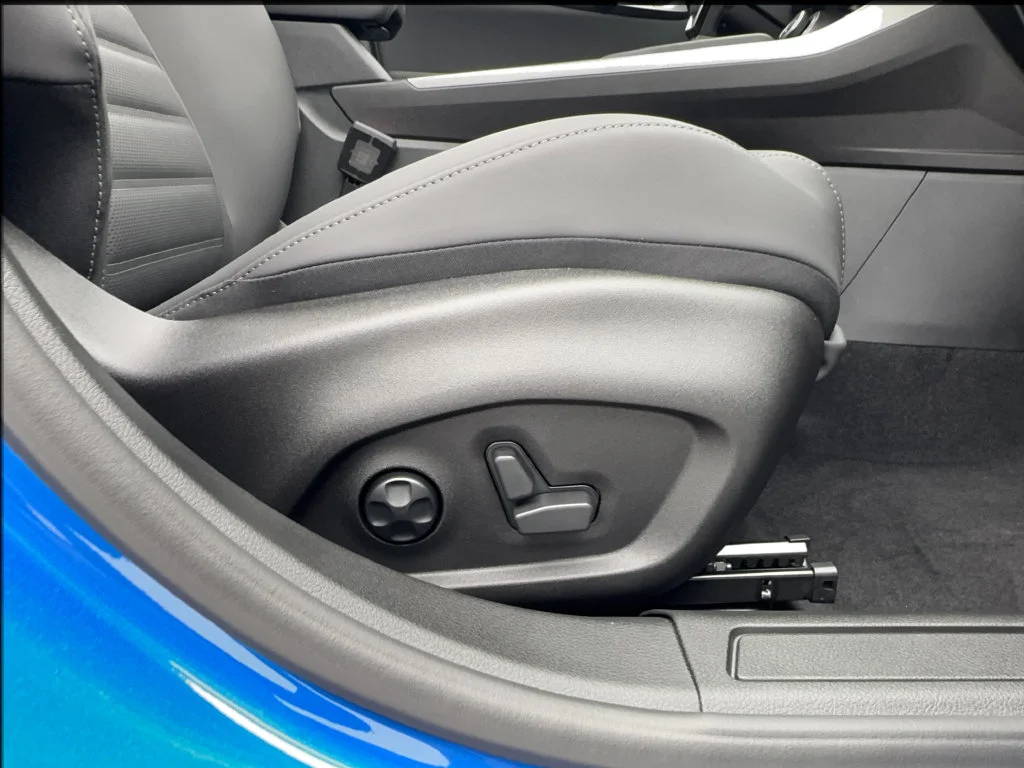 New 2026 Blue Alfa Romeo Base image 32