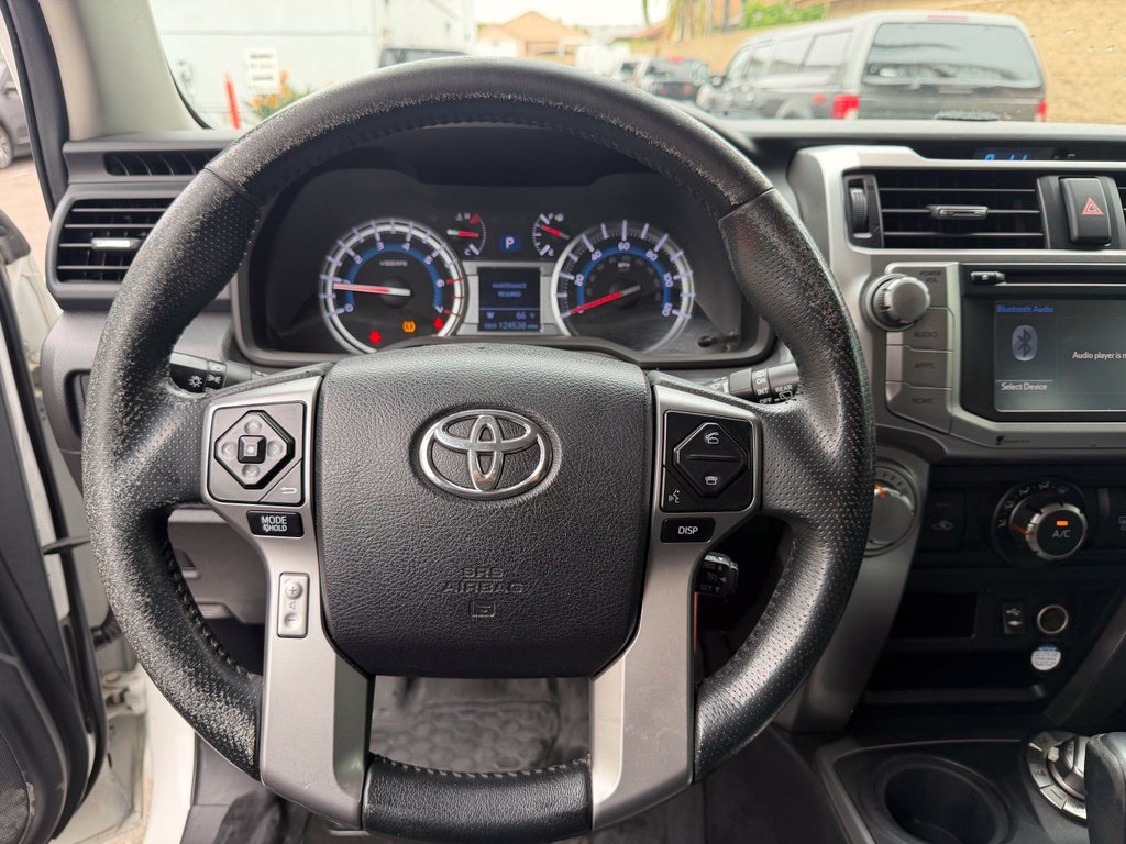 Used 2015 White Toyota SR5 image 20