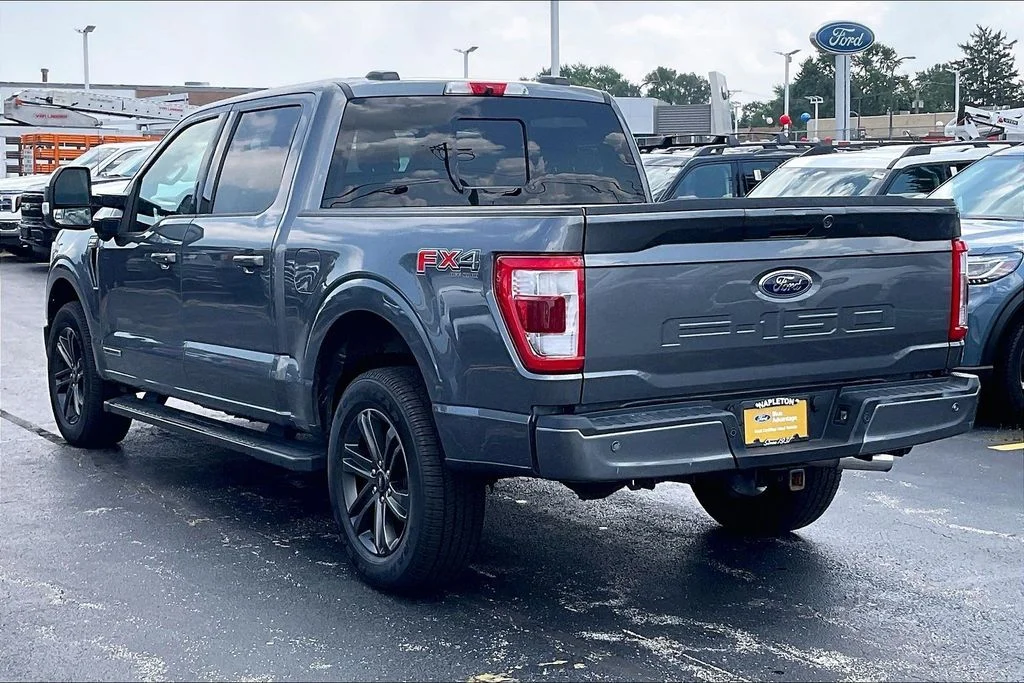 Used 2022 Gray Ford Lariat image 10
