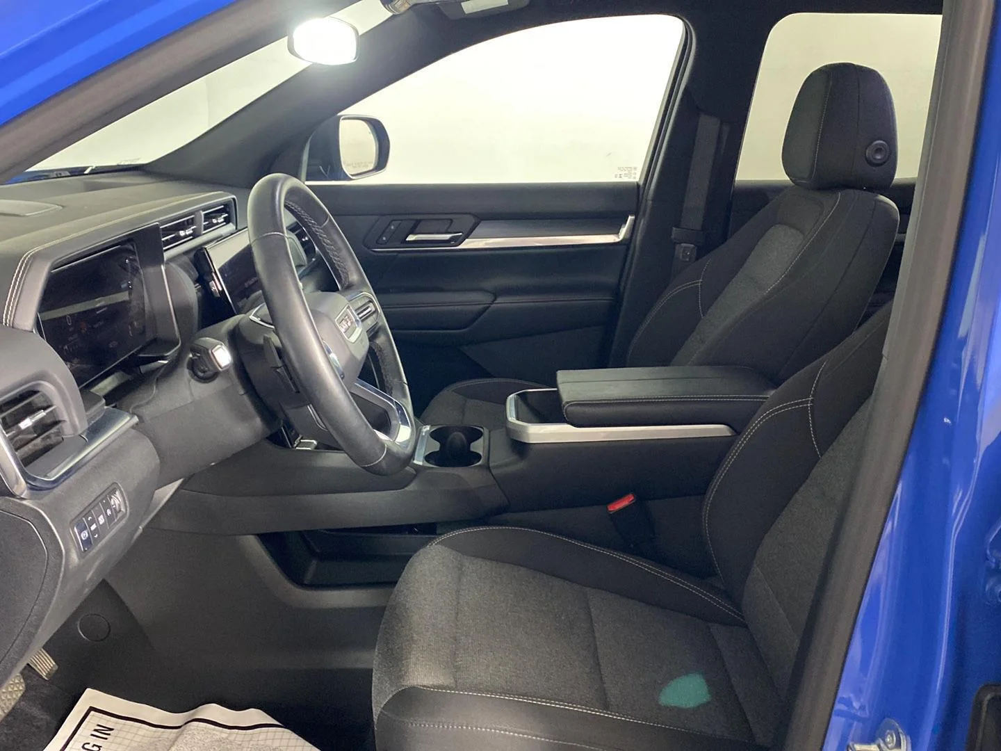 Used 2025 Rapids Metallic GMC FWD Elevation image 22