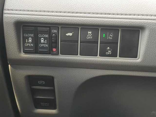 Used 2018 Silver Honda EX-L image 29