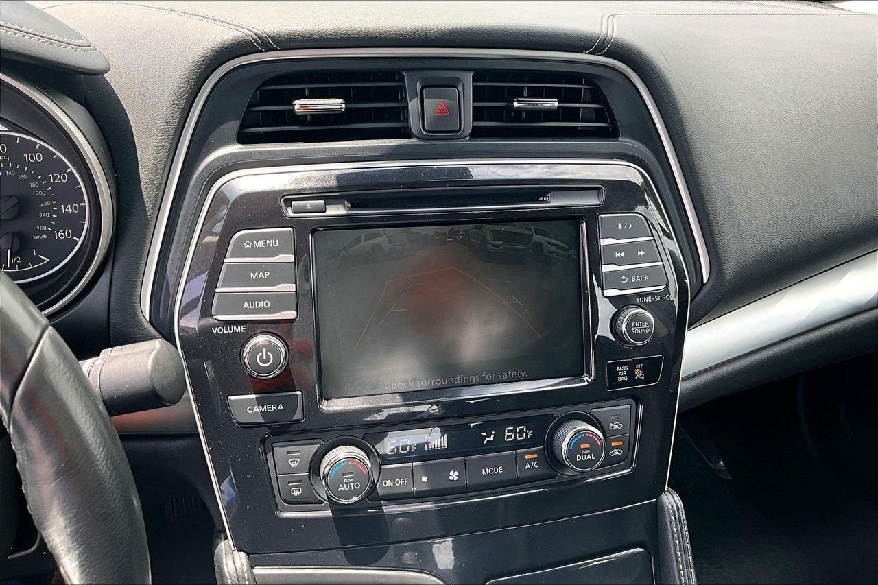 Used 2023 Gun Metallic Nissan SL image 17
