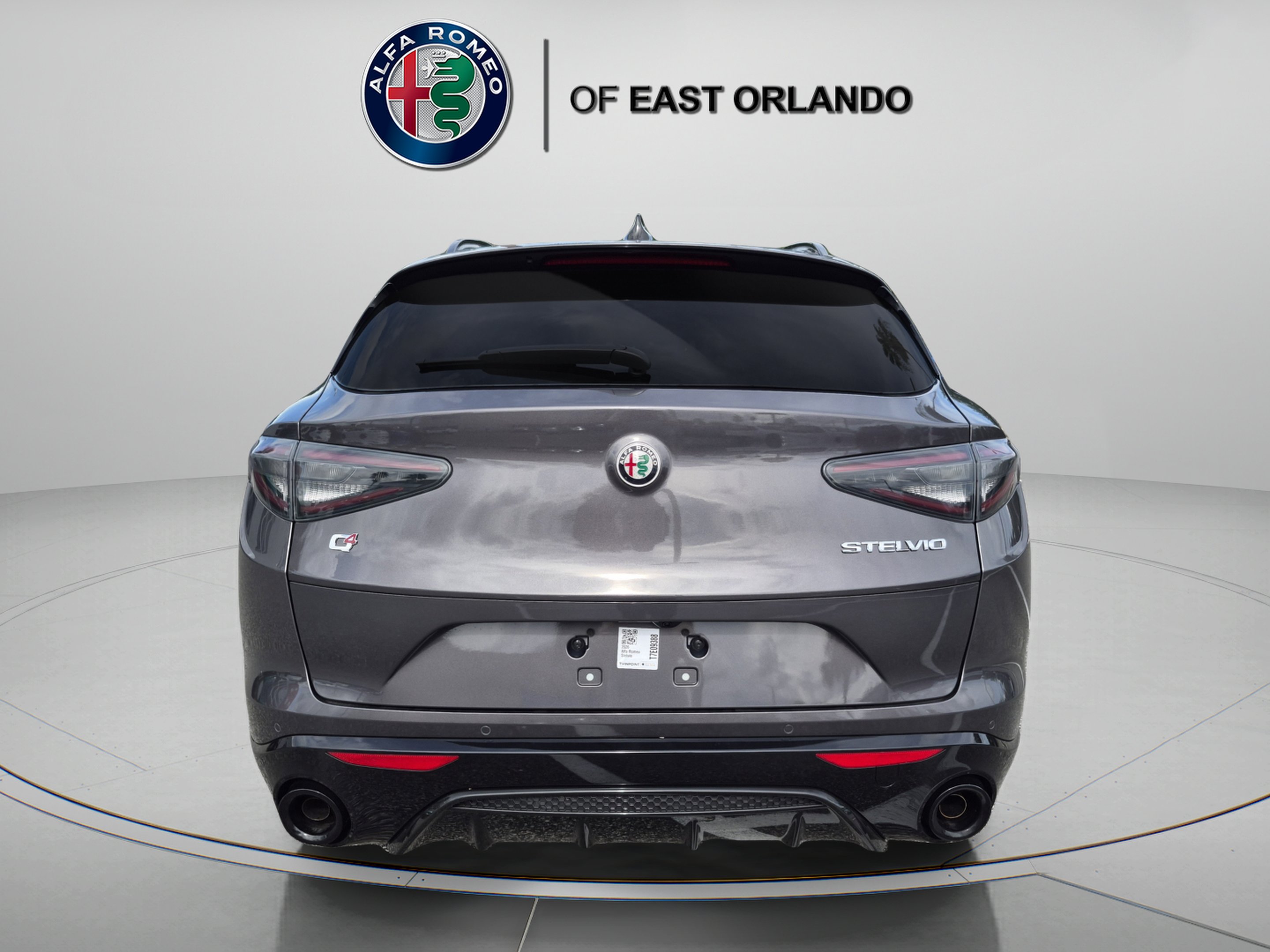 New 2026 Vesuvio Gray Metallic Exterior Paint Alfa Romeo  image 6