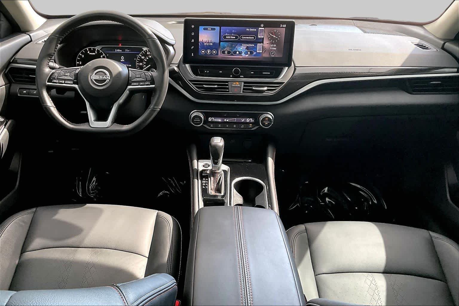 2025 Nissan Altima SR - Photo 16