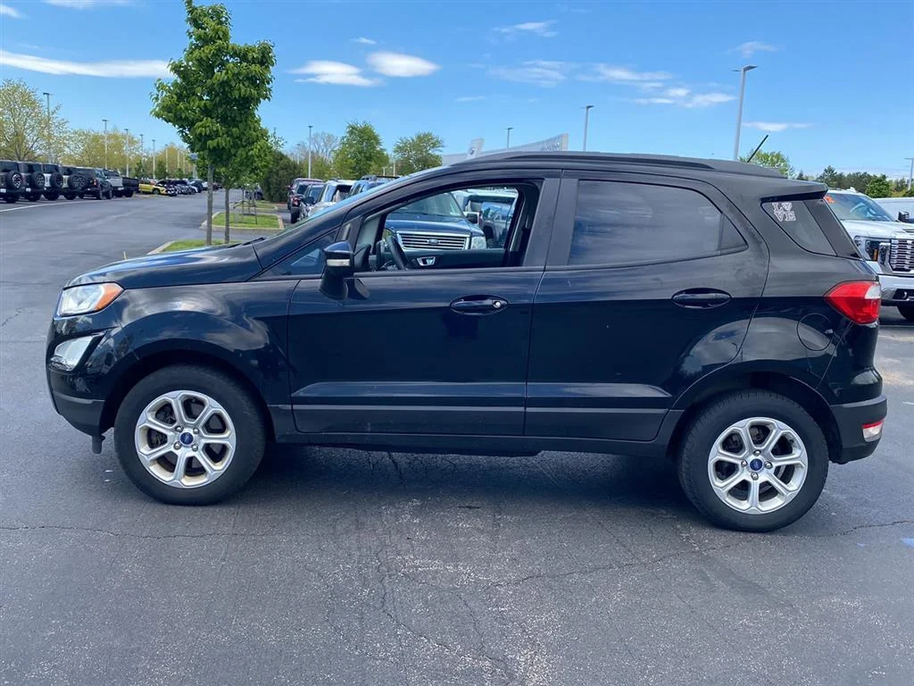 Used 2019 Shadow Black Ford SE image 8