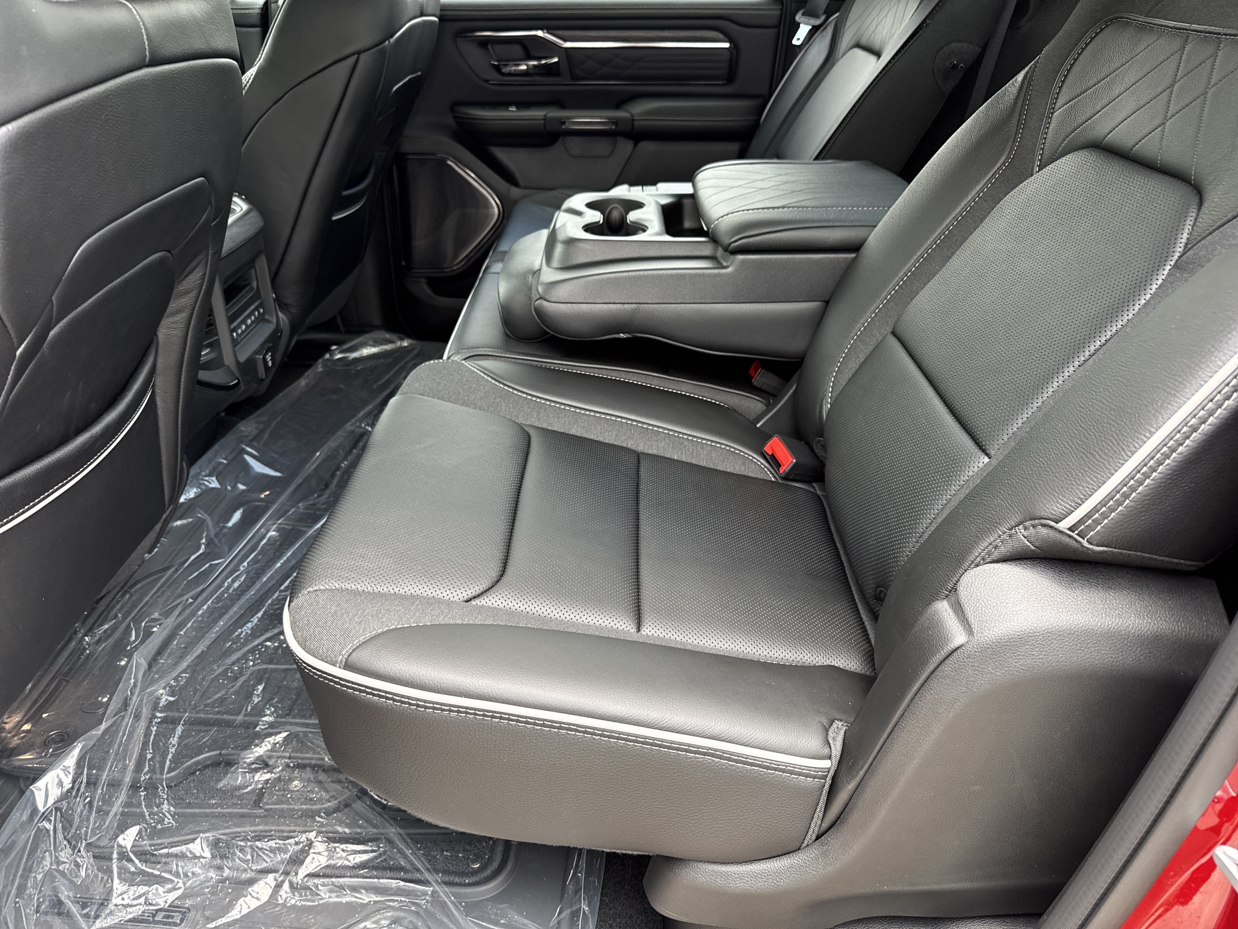 New 2026 Molten Red Pearl-Coat Exterior Paint RAM Limited image 20