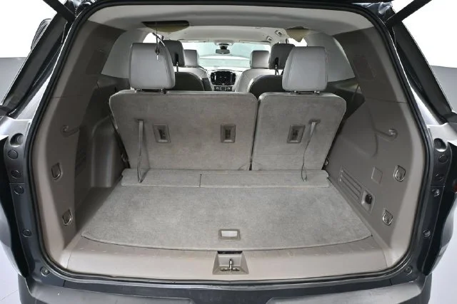 Used 2018 Gray Chevrolet 3LT image 32