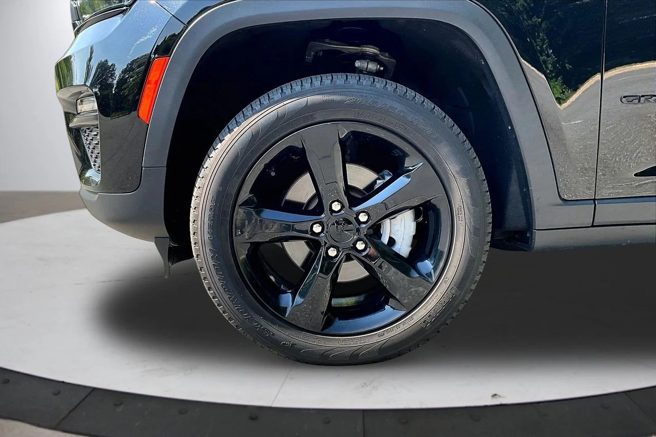 Used 2023 Black Jeep Limited image 33