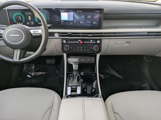 Used 2025 Gray Hyundai SEL image 15