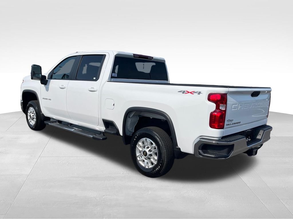 Used 2025 White Chevrolet LT image 3