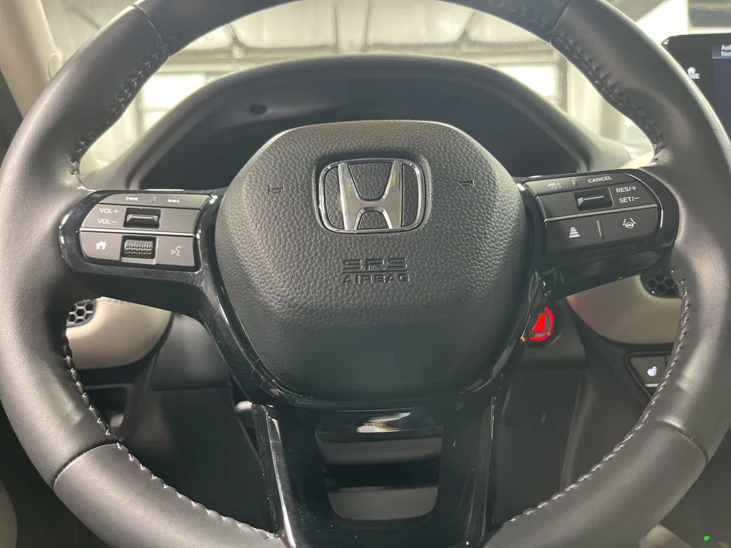 Used 2024 Modern Steel Metallic Honda EX-L image 16