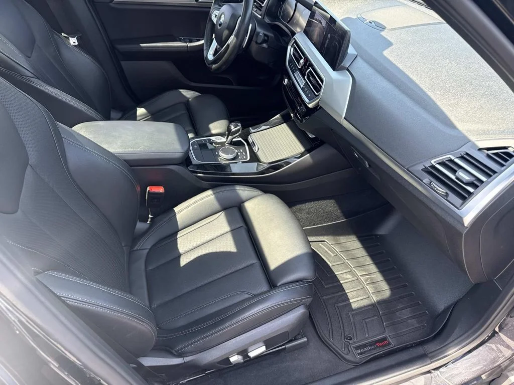 Used 2022 Black BMW sDrive30i image 20