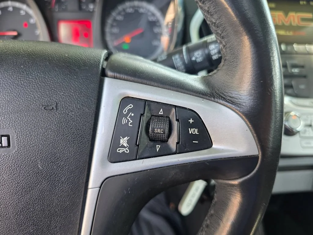 Used 2013 Quicksilver Metallic GMC Denali image 22