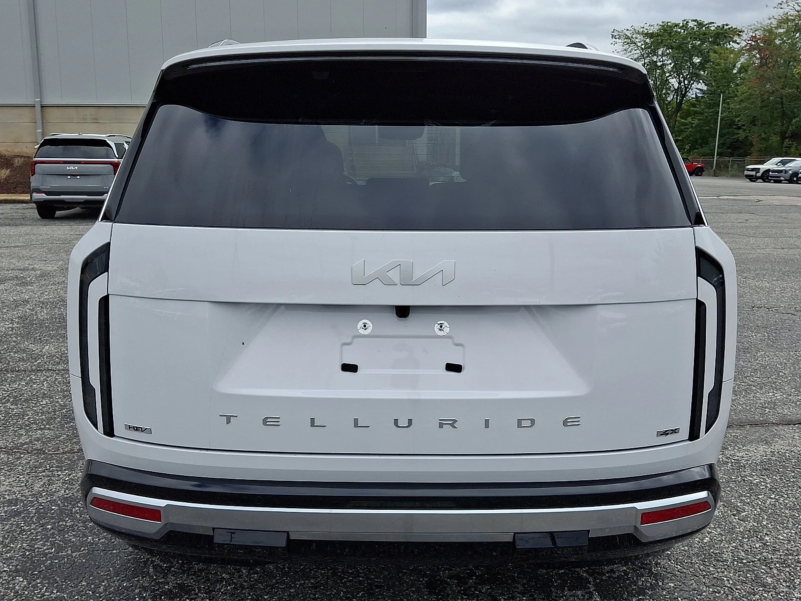 New 2027 White Kia SX Prestige image 6