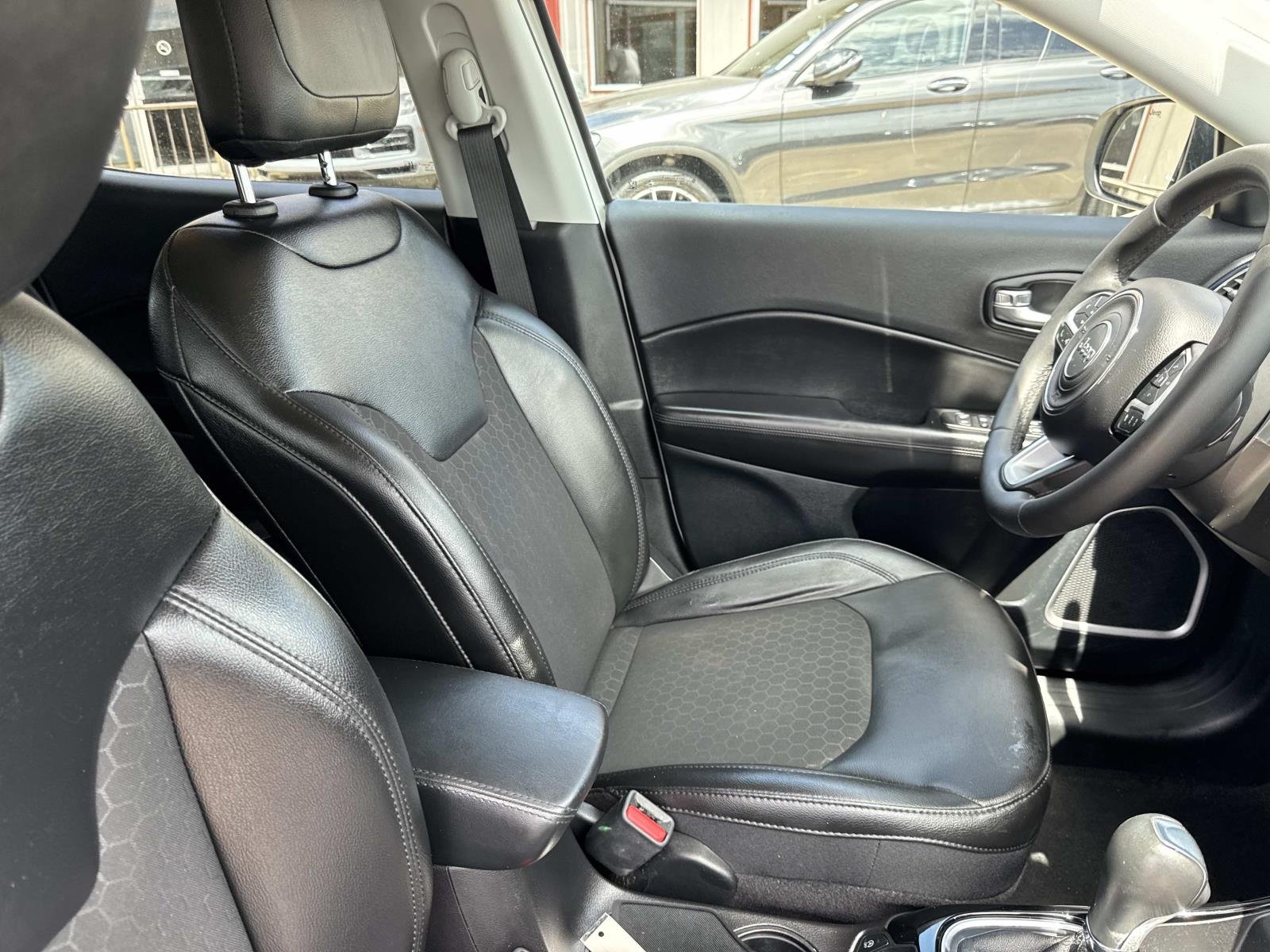 Used 2021 White Clearcoat Jeep Altitude image 10