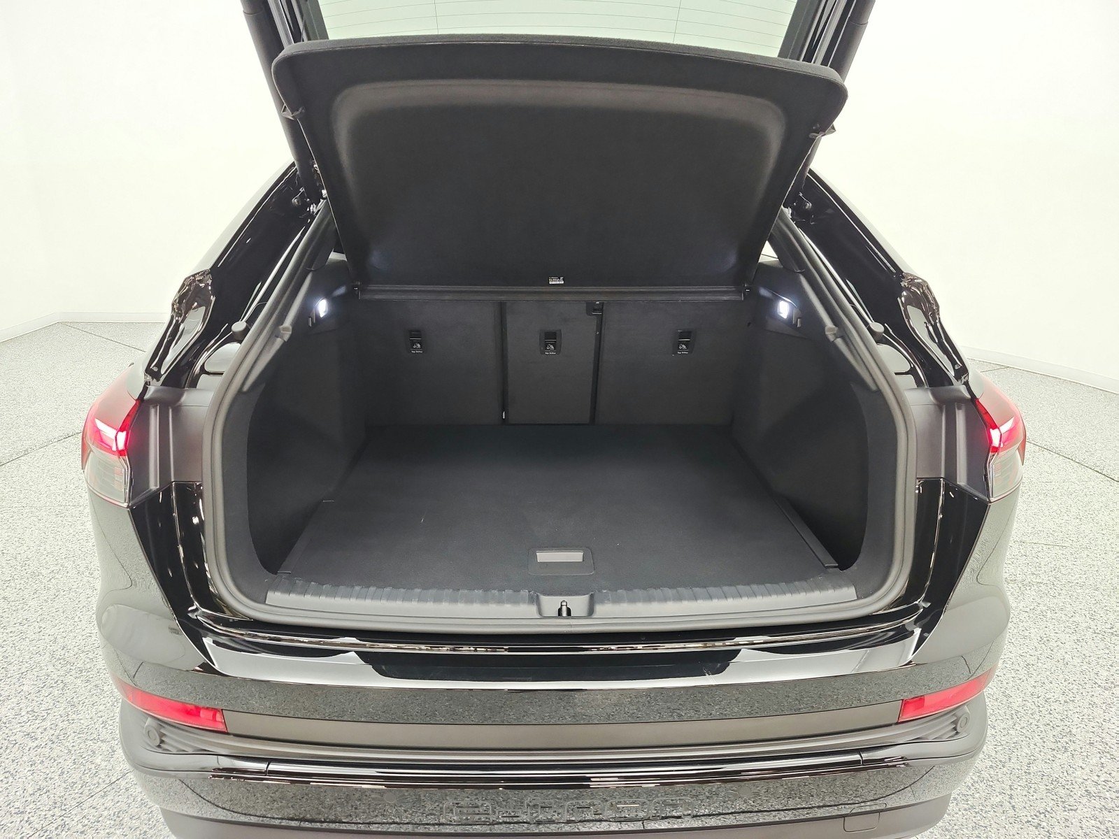 Used 2024 Mythos Black Metallic Audi Premium Plus image 19