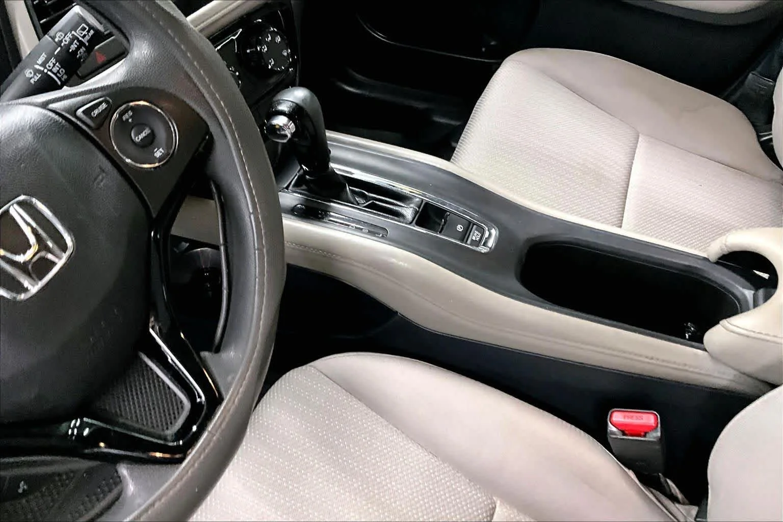 Used 2017 Lunar Silver Metallic Honda LX image 16