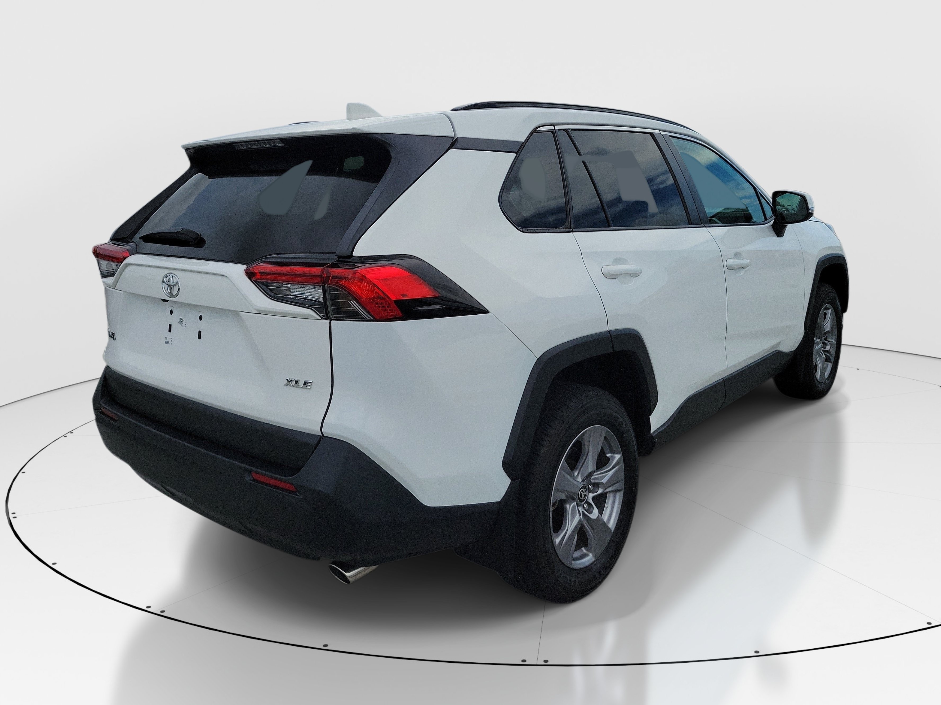 Used 2024 White Toyota XLE image 6