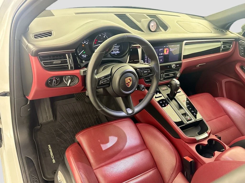 Used 2023 White Porsche T image 9