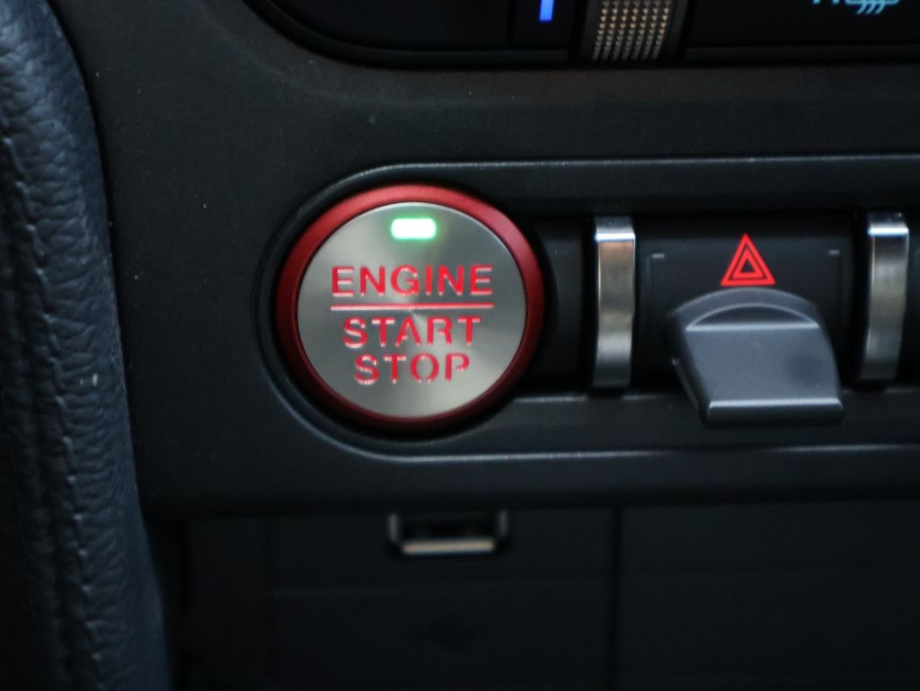Used 2022 Oxford White Ford Shelby GT500 image 27