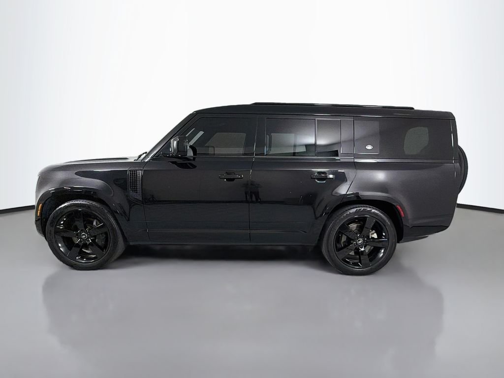 Certified Used 2023 Black Land Rover X-Dynamic SE image 8