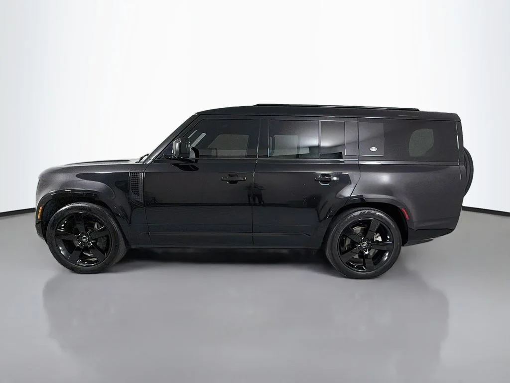 Certified Used 2023 Black Land Rover X-Dynamic SE image 8