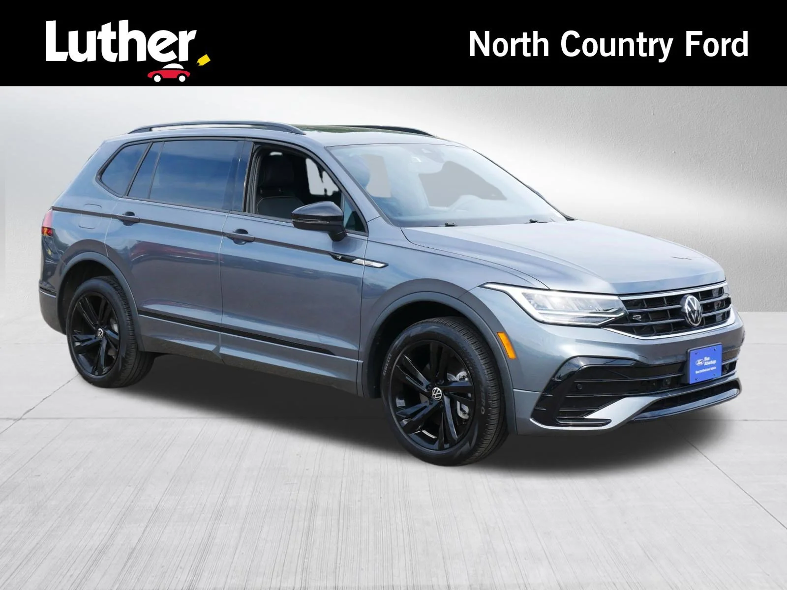 2023 Volkswagen Tiguan 2.0T SE R-Line Black 4Motion's photo