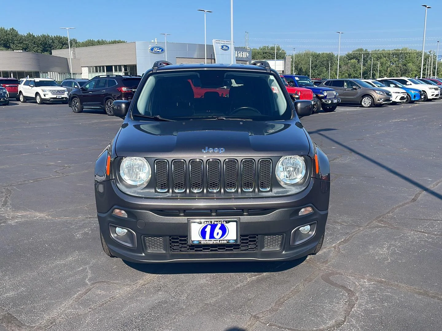 Used 2016 Granite Crystal Metallic Clearcoat Jeep Latitude image 8