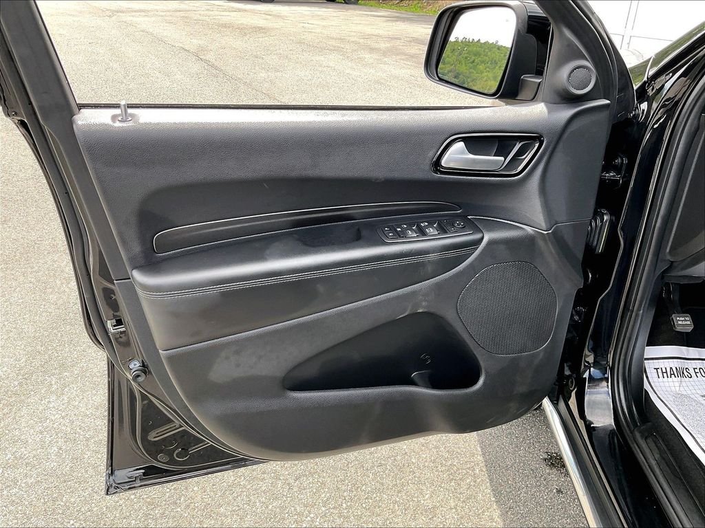 Used 2023 DB Black Crystal Clearcoat Dodge SXT image 9