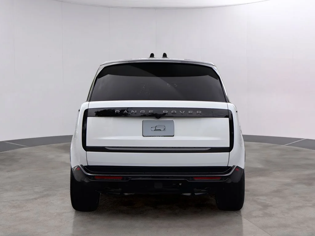 New 2026 Ostuni Pearl Wht Prem Met Land Rover Autobiography image 6