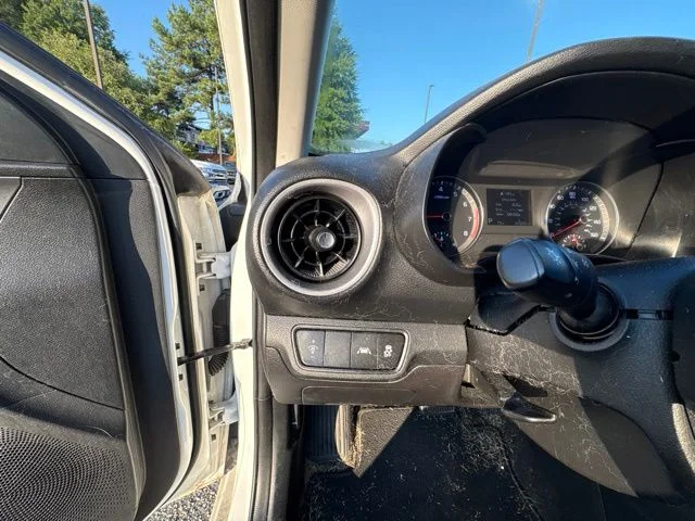 Used 2021 Clear White Kia LXS image 10