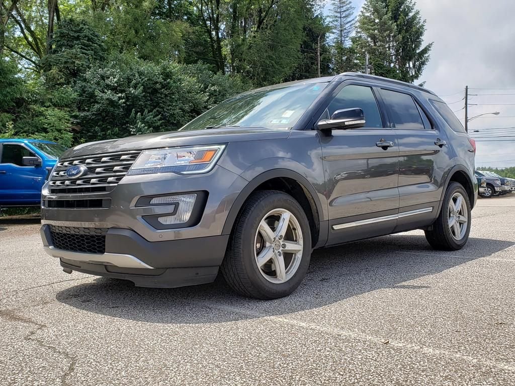 Used 2016 Magnetic Metallic Ford XLT image 3