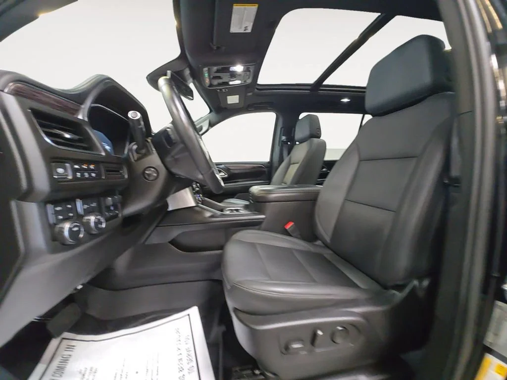 Used 2023 Black Chevrolet Z71 image 10