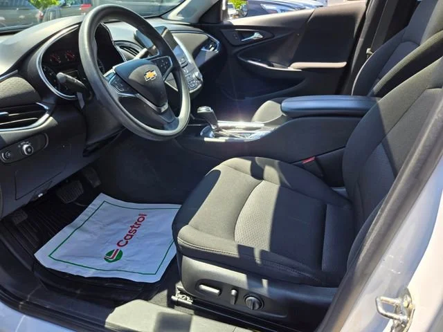 Used 2020 SUMMIT WHITE Chevrolet LT image 11