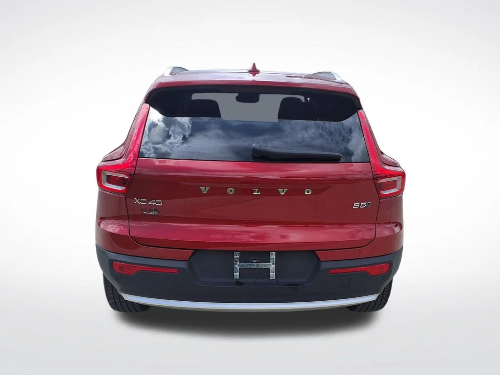 Certified Used 2023 Red Volvo Ultimate image 7