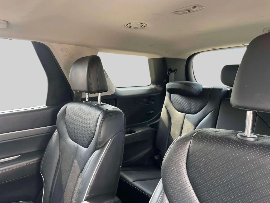 Used 2023 Black Hyundai SEL image 12