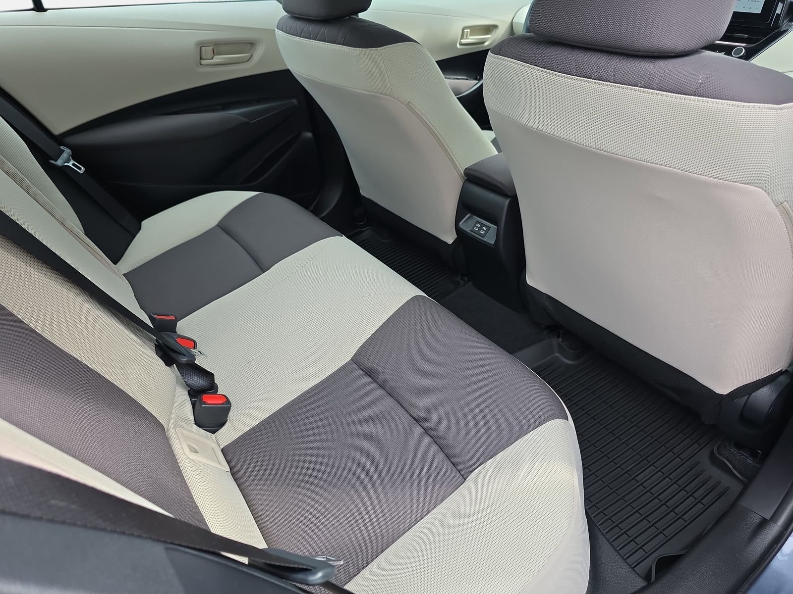 Used 2026  Toyota LE image 11