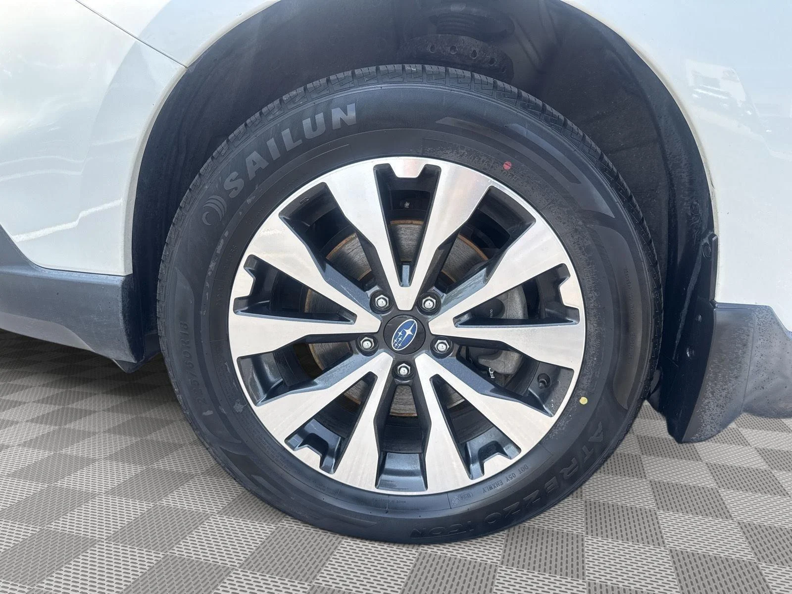 Used 2017 Crystal White Pearl Subaru Limited image 7