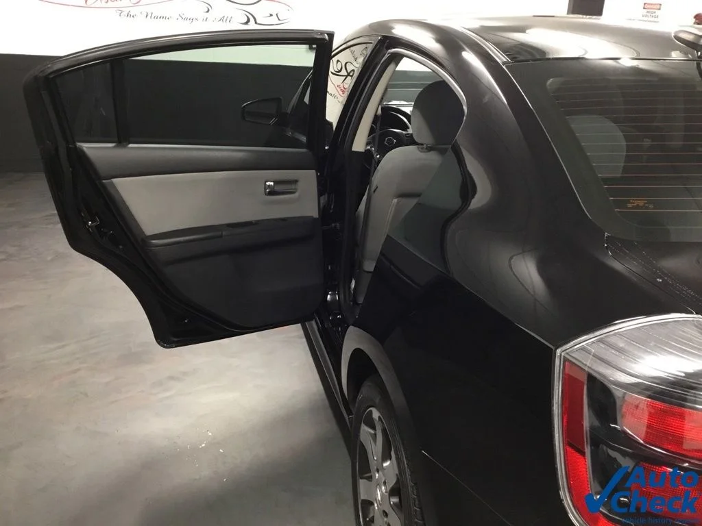 Used 2012 Black Nissan 2.0 SR image 26