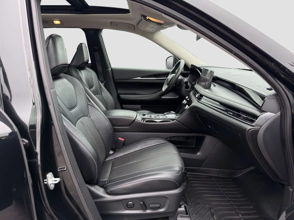 Used 2024 Black INFINITI PURE image 27