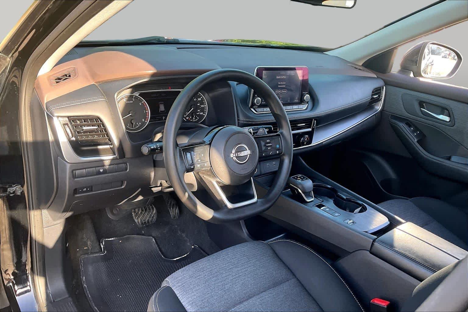 Used 2022 Super Black Nissan SV image 17