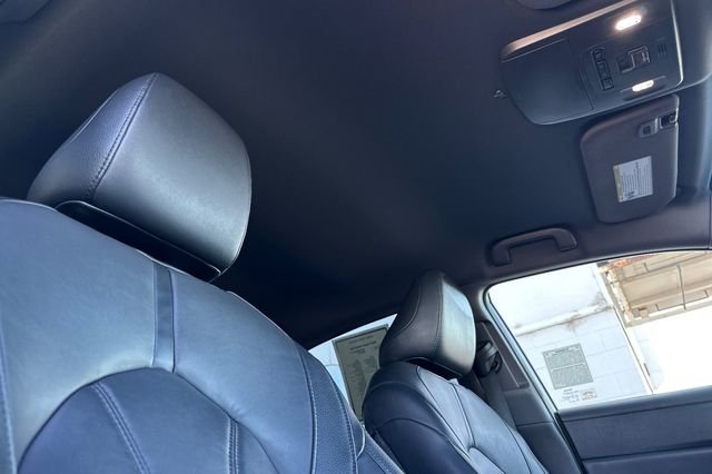 Used 2019 Silver Toyota XLE image 16